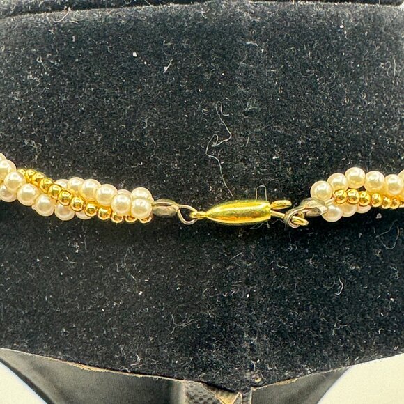 Twisted Faux Pearl Gold Tone Necklace Elegant Beaded Strand Lightweight - Picture 3 of 3